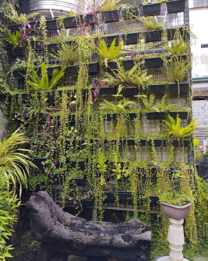 The Hub District Garden Suites Pasay Esterno foto