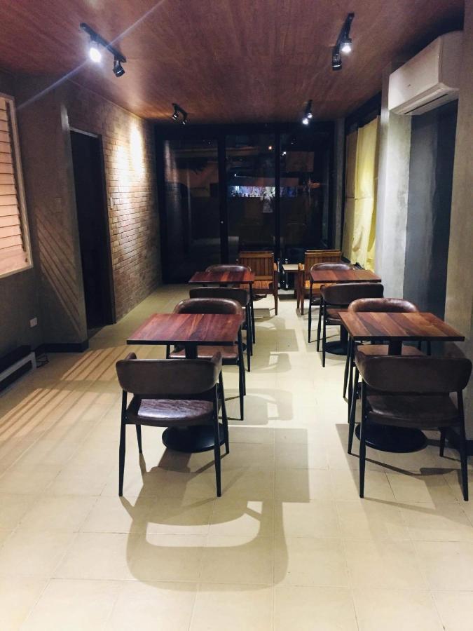 The Hub District Garden Suites Pasay Esterno foto