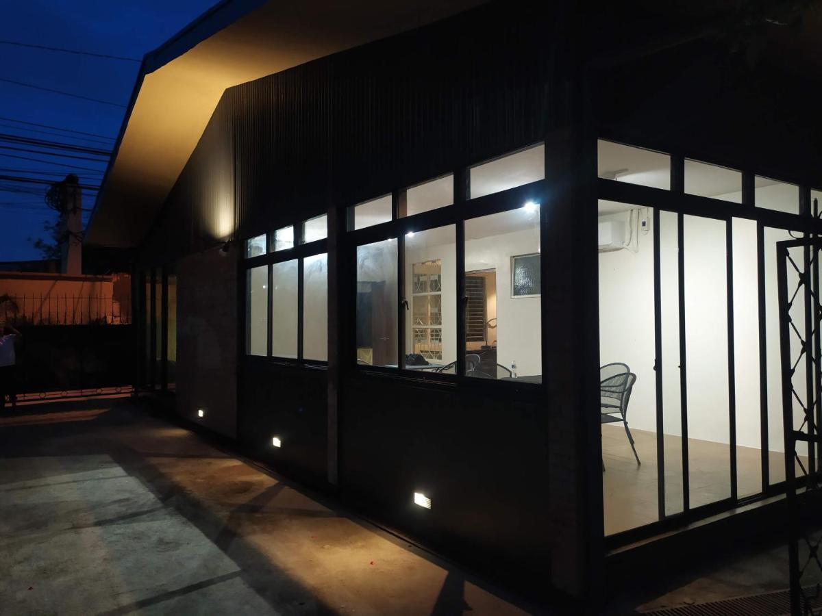 The Hub District Garden Suites Pasay Esterno foto